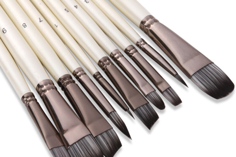 15 oil and acrylic artist brushes (1)