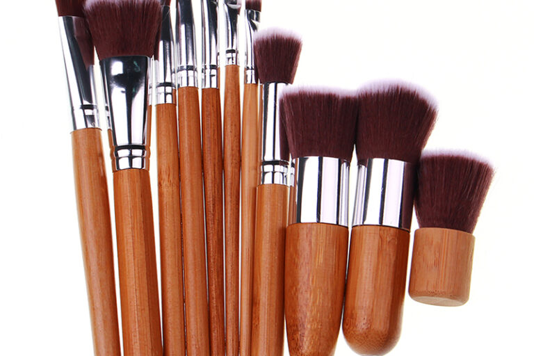 20 Natural Bamboo Wooden Makeup Brush (1)