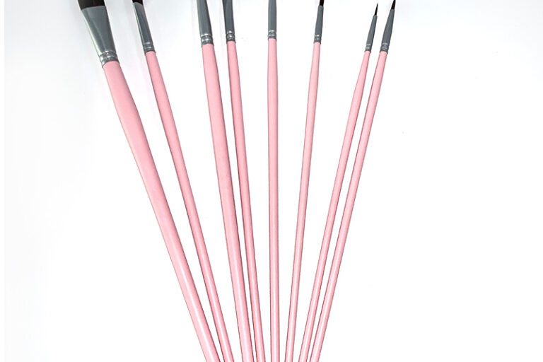 26 Wooden Handle Detail Artist Brush (1)